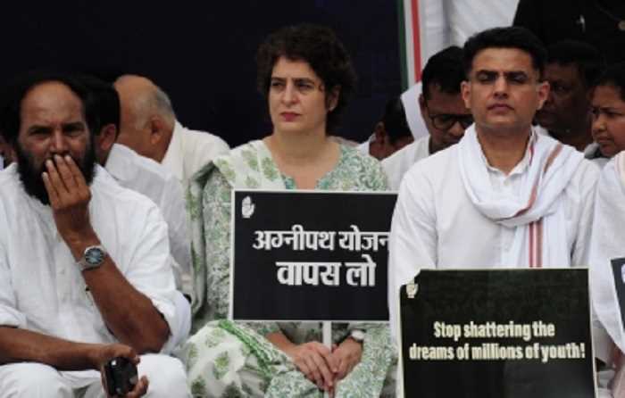 पेंशन का बिल कम करना था तो पीएम के 8 हजार करोड़ के जहाज न खरीदते, सेन्ट्रल विस्टा न बनाते : सचिन पायलट पेंशन का बिल कम करना था तो पीएम के 8 हजार करोड़ के जहाज न खरीदते, सेन्ट्रल विस्टा न बनाते : सचिन पायलट